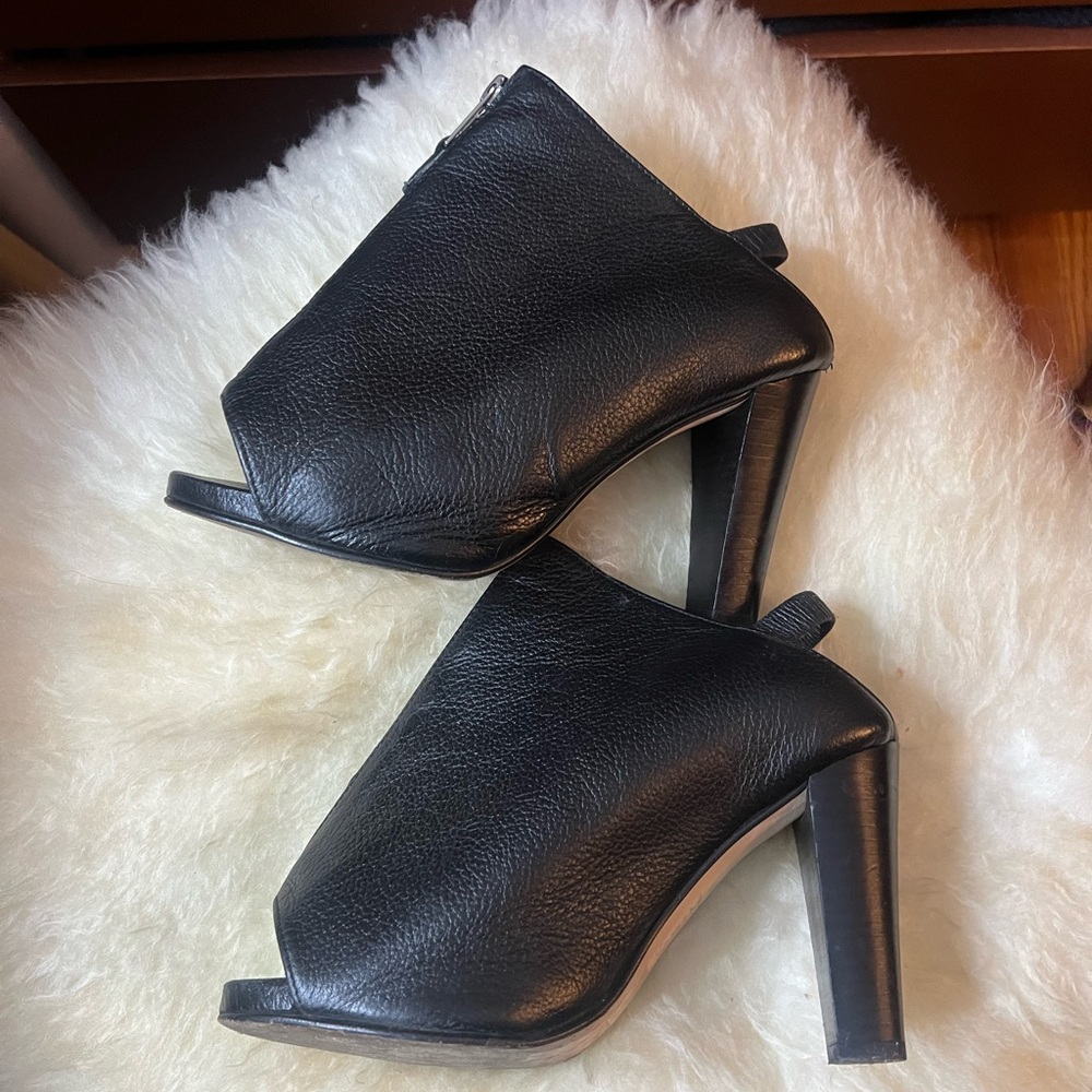 Opening Ceremony Black Leather Mules Size 7 - Picture 2 of 4